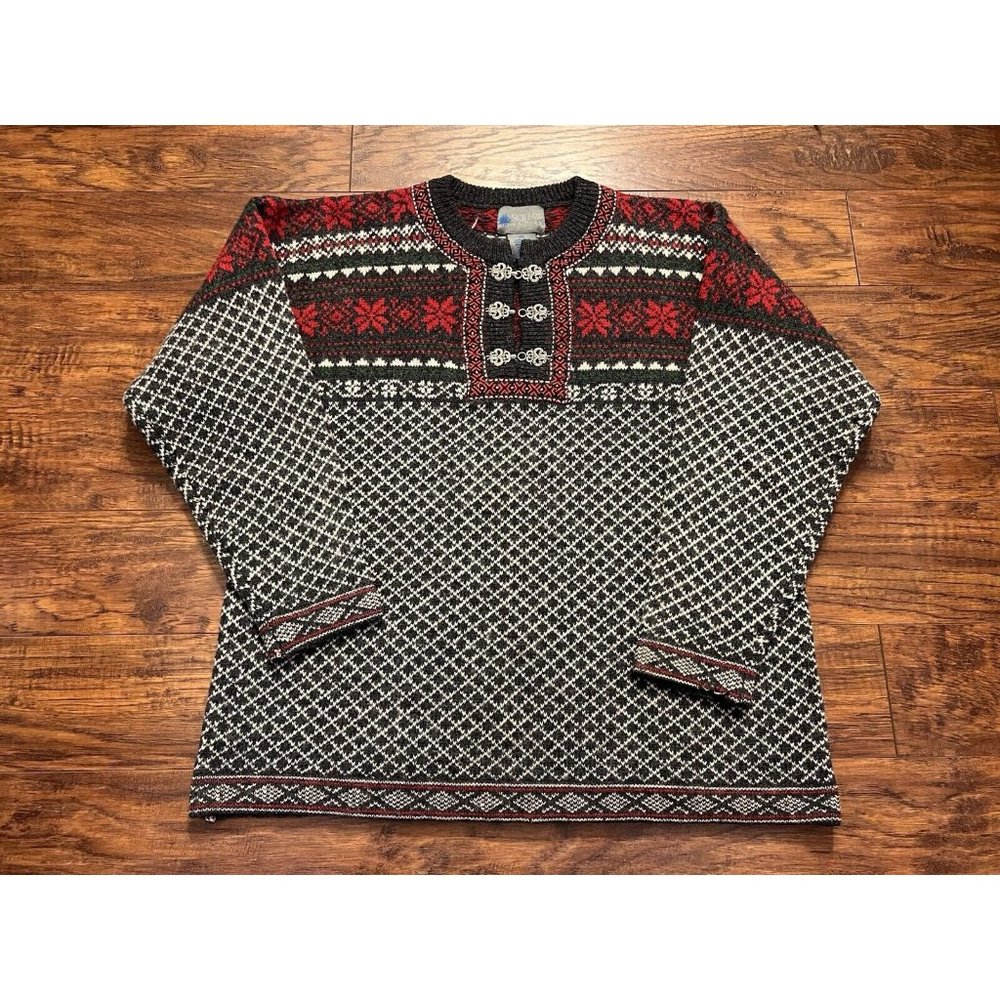 Squaw Valley PL Black White Red Nordic Pewter Clasp Sweater Knit